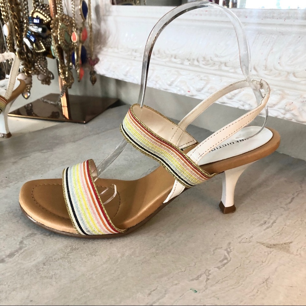 Predictions elastic strap sandals